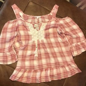 Cute cold shoulder plaid ruffled top
